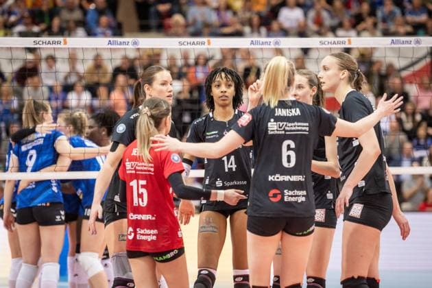 Disappointed faces at Tia Jimerson Dresdner SC, 14 , Center and Team Allianz MTV Stuttgart Dresdner SC, 03 04 2024, Stuttgart SCHARRena , DEU Allianz MTV Stuttgart Dresdner SC, Sport, Volleyball Bundesliga, Women, VBL, Season 2023 24, Play Offs Semifinal Match 1, 03 04 2024, Stuttgart SCHARRena , DEU Stuttgart Copyright: xSandyxDinkelackerx EP_SDR