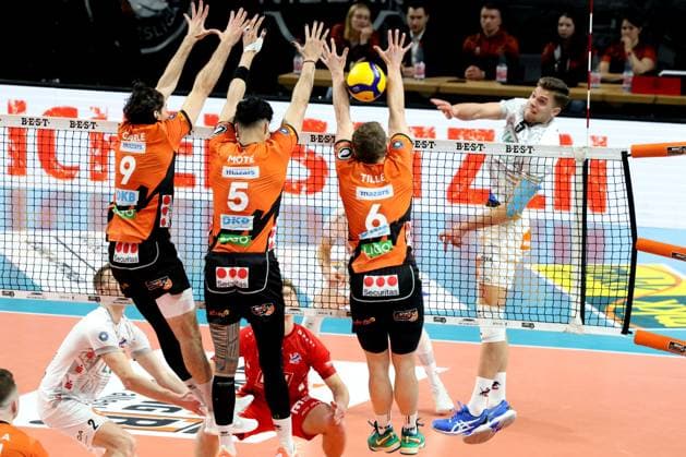 DEU, DVV, 1 VBL, BR Volleys vs Lueneburg, 03 04 2024, Max Schmeling Halle, Berlin, DEU, DVV, 1 VBL, BR Volleys vs Lueneburg, in the picture Timothee Carle BR Volleys 9 , Neheimjah Mote BR Volleys 5 , Johannes Tille BR Volleys 6 , Erik Roehrs Lueneburg 5 Photo Juergen Engler nordphoto GmbH nordphotoxGmbHx xEngler nph00076
