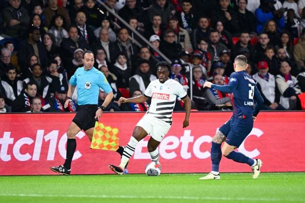 Arnaud Kalimuendo ( 9 - Rennes ) and Lucas Hernandez ( 21 - PSG ) during the French Cup match between Paris Saint Germain and Stade Rennais at Parc des Princes on April 03, 2024 in Paris, France. ( Photo by federico pestellini panoramic ) - FOOTBALL : PSG vs Rennes - Coupe de France - 03 04 2024 FedericoPestellini Panoramic 