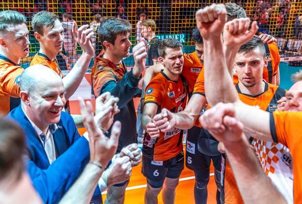 03 04 2024, Berlin, Volleyball 1 Bundesliga, Men, Playoff semi-final, Game 3, BR Volleys SVG Lueneburg, Max Schmeling Halle BR Volleys team celebrates after reaching the final BR Volleys SVG Lueneburg