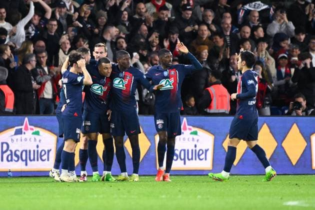 Kylian Mbappe ( 7 - PSG ) celebrates with teammates during the French Cup match between Paris Saint Germain and Stade Rennais at Parc des Princes on April 03, 2024 in Paris, France. ( Photo by federico pestellini panoramic ) - FOOTBALL : PSG vs Rennes - Coupe de France - 03 04 2024 FedericoPestellini Panoramic 