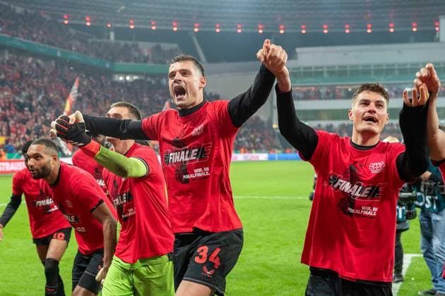 Sport Themen der Woche KW14 Sport Bilder des Tages Leverkusens Granit Xhaka und Leverkusens Patrik Schick jubeln nach dem Spiel. Fußball: DFB Pokal, Saison 2023 2024, Halbfinale, Bayer 04 Leverkusen - Fortuna Duesseldorf am 03.04.2024 in der BayArena in Leverkusen. Wichtiger Hinweis: Gemaess den Vorgaben der DFL Deutsche Fussball Liga bzw. des DFB Deutscher Fussball-Bund ist es untersagt, in dem Stadion und oder vom Spiel angefertigte Fotoaufnahmen in Form von Sequenzbildern und oder videoaehnlichen Fotostrecken zu verwerten bzw. verwerten zu lassen. Foto: Kirchner-Media TH *** Leverkusens Granit Xhaka and Leverkusens Patrik Schick cheer after the match Football DFB Cup, season 2023 2024, semi-final, Bayer 04 Leverkusen Fortuna Duesseldorf on 03 04 2024 at the BayArena in Leverkusen Important notice According to the regulations of the DFL German Football League and the DFB German Football Association, it is prohibited to to exploit or have exploited photographs taken in the stadium and or of the match in the form of sequential images and or video-like photo series Foto Kirchner Media TH Copyright: xKirchner-Media THx