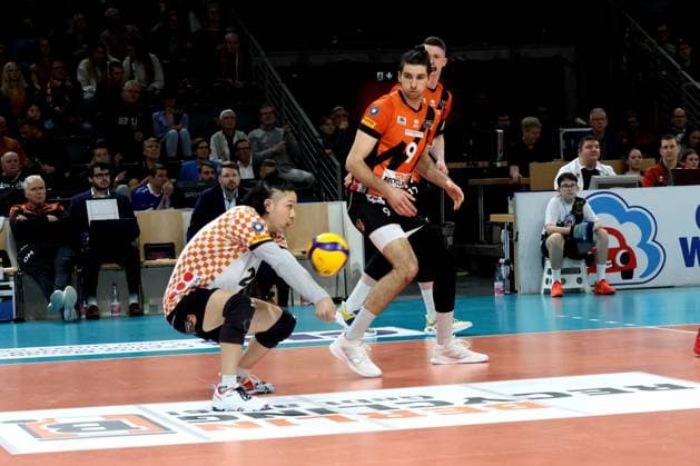 DEU, DVV, 1 VBL, BR Volleys vs Lueneburg, 03 04 2024, Max Schmeling Halle, Berlin, DEU, DVV, 1 VBL, BR Volleys vs Lueneburg, in the picture ball reception by Satoshi Tsuiki BR Volleys 2 , Timothee Carle BR Volleys 9 Photo Juergen Engler nordphoto GmbH nordphotoxGmbHx xEngler nph00076