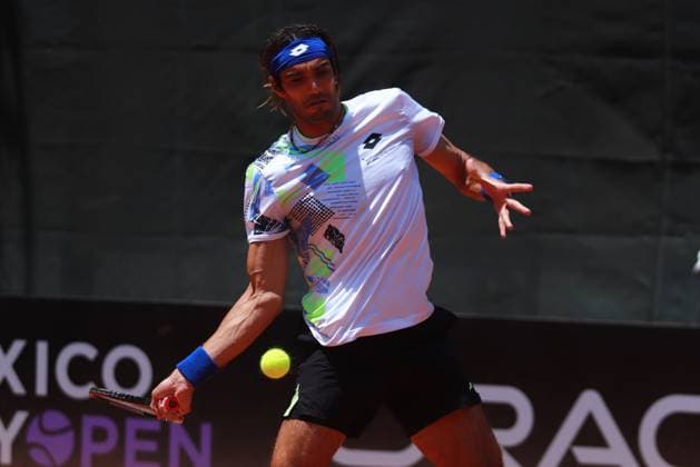 April 3, 2024, Mexico City, Ciudad de Mexico, Mexico: Apr 3, 2024, Mexico City, Mexico: Skander Mansouri (TUN) hits a forehand against Marc Polmans (AUS) during the Day 4 of the Mexico City Open at Deportivo Chapultepec. on Apr 3, 2024, Mexico City, Mexico. Mexico City Mexico - ZUMAe321 20240403_zsa_e321_005 Copyright: xCarlosxSantiago xEyepixxGroupx
