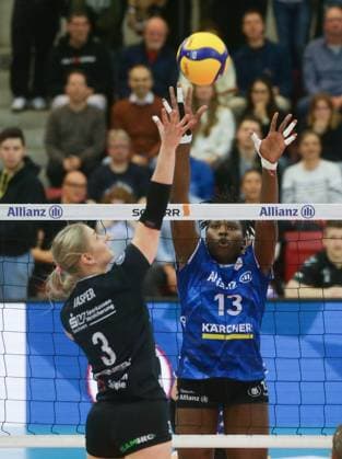 Stuttgart , Volleyball Bundesliga Womens PlayOff Semifinal Game 1, Allianz MTV Stuttgart vs Dresdner SC , from left Hester Jasper Dresden Krystal Rivers Stgt