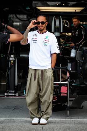 HAMILTON Lewis (gbr), Mercedes AMG F1 Team W15, portrait during the Formula 1 MSC Cruises Japanese Grand Prix 2024, 4th round of the 2024 Formula One World Championship, WM, Weltmeisterschaft from April 5 to 7, 2024 on the Suzuka International Racing Course, in Suzuka, Japan - F1 - JAPANESE GRAND PRIX 2024 DPPI Panoramic  240404_R04_GIAPPONE_FG_16399