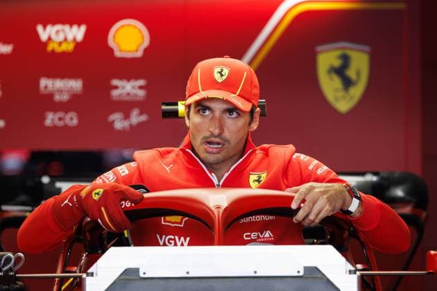 Sport Bilder des Tages SAINZ Carlos (spa), Scuderia Ferrari SF-24, portrait during the Formula 1 MSC Cruises Japanese Grand Prix 2024, 4th round of the 2024 Formula One World Championship, WM, Weltmeisterschaft from April 5 to 7, 2024 on the Suzuka International Racing Course, in Suzuka, Japan - F1 - JAPANESE GRAND PRIX 2024 DPPI Panoramic  240404_R04_GIAPPONE__LF33198