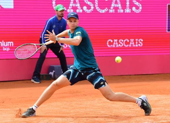 Hubert HURKACZ, Poland, reaches the quarterfinals at the Estoril Open Estoril Open, Portugal, April 4, 2024 Hubert HURKACZ, Poland, defeats Jan Choinski, not pictured, of Germany and Great Britain, 7 6 and 6 4 Estoril Estoril Tennis Club Lisbon Portugal in the round of 16 of the Estoril Open in Portugal