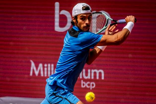Nuno Borges v Lorenzo Musetti - Estoril Open 2024 Nuno Borges from Portugal is competing against Lorenzo Musetti from Italy during the Millennium Estoril Open ATP, Tennis Herren 250 tennis tournament at the Estoril Tennis Club in Estoril, Portugal, on April 4, 2024. Lisbon Portugal  Copyright: xNunoxCruzx originalFilename:cruz-nunoborg240404_npnje.jpg