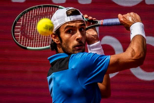 Nuno Borges v Lorenzo Musetti - Estoril Open 2024 Nuno Borges from Portugal is competing against Lorenzo Musetti from Italy during the Millennium Estoril Open ATP, Tennis Herren 250 tennis tournament at the Estoril Tennis Club in Estoril, Portugal, on April 4, 2024. Lisbon Portugal  Copyright: xNunoxCruzx originalFilename:cruz-nunoborg240404_npKrI.jpg