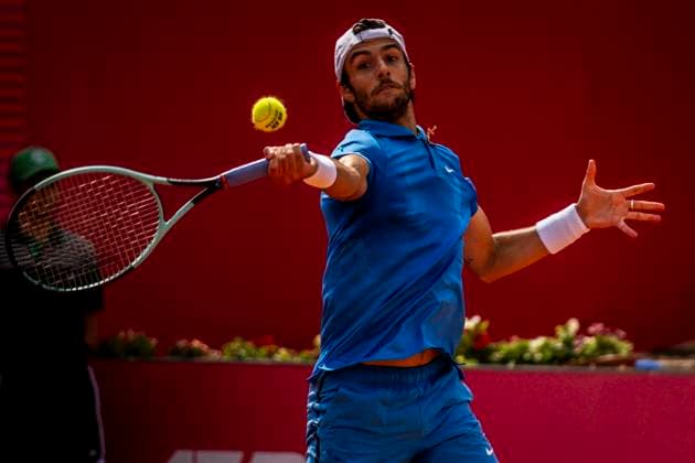 Nuno Borges v Lorenzo Musetti - Estoril Open 2024 Nuno Borges from Portugal is competing against Lorenzo Musetti from Italy during the Millennium Estoril Open ATP, Tennis Herren 250 tennis tournament at the Estoril Tennis Club in Estoril, Portugal, on April 4, 2024. Lisbon Portugal  Copyright: xNunoxCruzx originalFilename:cruz-nunoborg240404_npUJ4.jpg