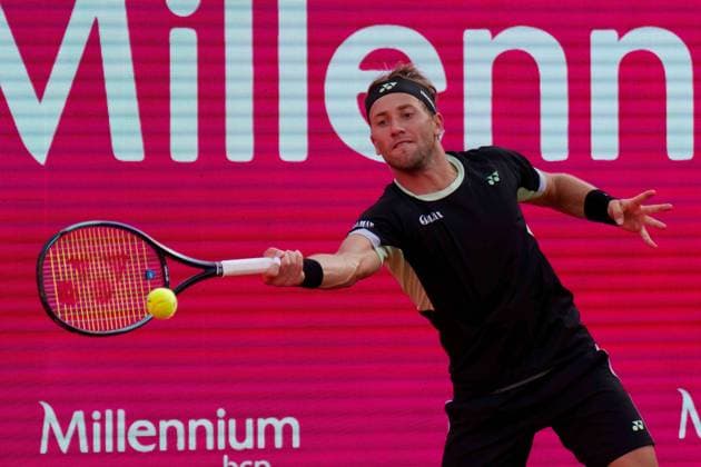 Estoril, Portugal, April 04 2024: Casper Ruud (Norway) in action during the Millennium Estoril Open match between Casper Ruud (Norway) and Botic van de Zandschulp (Netherlands) at Clube de Tenis do Estoril in Estoril, Portugal. (Pedro Porru SPP) Copyright: xPedroxPorrux xSPPx spp-en-PePoSp-4F8A0037