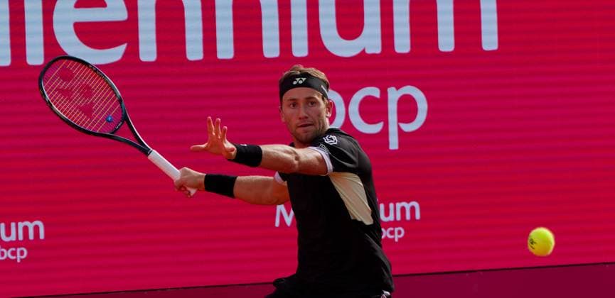 Estoril, Portugal, April 04 2024: Casper Ruud (Norway) in action during the Millennium Estoril Open match between Casper Ruud (Norway) and Botic van de Zandschulp (Netherlands) at Clube de Tenis do Estoril in Estoril, Portugal. (Pedro Porru SPP) Copyright: xPedroxPorrux xSPPx spp-en-PePoSp-4F8A9866