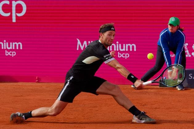 Estoril, Portugal, April 04 2024: Casper Ruud (Norway) in action during the Millennium Estoril Open match between Casper Ruud (Norway) and Botic van de Zandschulp (Netherlands) at Clube de Tenis do Estoril in Estoril, Portugal. (Pedro Porru SPP) Copyright: xPedroxPorrux xSPPx spp-en-PePoSp-4F8A9917