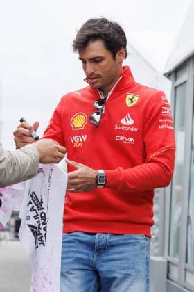 SAINZ Carlos (spa), Scuderia Ferrari SF-24, portrait during the Formula 1 MSC Cruises Japanese Grand Prix 2024, 4th round of the 2024 Formula One World Championship, WM, Weltmeisterschaft from April 5 to 7, 2024 on the Suzuka International Racing Course, in Suzuka, Japan - F1 - JAPANESE GRAND PRIX 2024 DPPI Panoramic  240405_R04_GIAPPONE__LF33376