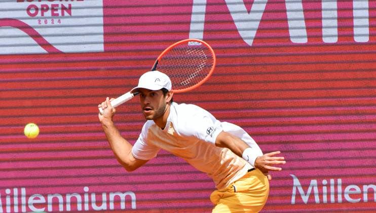 Nuno Borges Portugal in his current quarterfinal of the Estoril Open Estoril Open, Portugal, April 5, 2024 Nuno Borges Portugal in his current quarterfinal of the Estoril Open in Portugal against Chiles Cristian Garin not pictured Estoril Estoril Tennis Club Lisbon Portugal