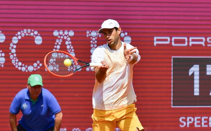 Nuno Borges Portugal in his current quarterfinal of the Estoril Open Estoril Open, Portugal, April 5, 2024 Nuno Borges Portugal in his current quarterfinal of the Estoril Open in Portugal against Chiles Cristian Garin not pictured Estoril Estoril Tennis Club Lisbon Portugal