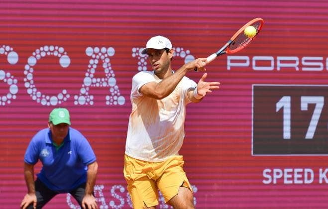 Nuno Borges Portugal in his current quarterfinal of the Estoril Open Estoril Open, Portugal, April 5, 2024 Nuno Borges Portugal in his current quarterfinal of the Estoril Open in Portugal against Chiles Cristian Garin not pictured Estoril Estoril Tennis Club Lisbon Portugal