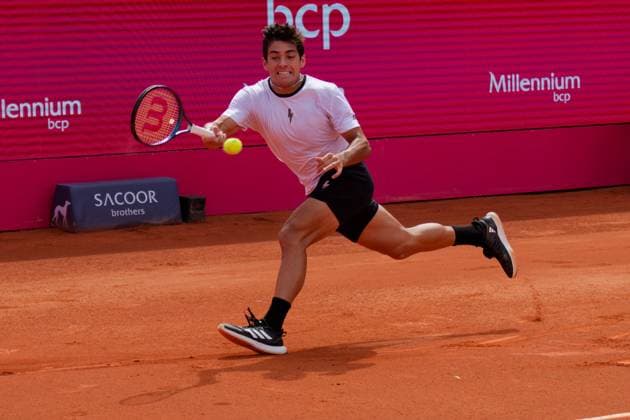 Estoril, Portugal, April 05 2024: Cristian Garin (Chile) in action during the Millennium Estoril Open match between Cristian Garin (Chile) and Nuno Borges (Portugal) at Clube de Tenis do Estoril in Estoril, Portugal. (Pedro Porru SPP) Copyright: xPedroxPorrux xSPPx spp-en-PePoSp-4F8A0665