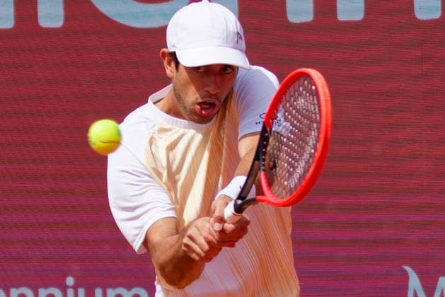 Estoril, Portugal, April 05 2024: Nuno Borges (Portugal) in action during the Millennium Estoril Open match between Cristian Garin (Chile) and Nuno Borges (Portugal) at Clube de Tenis do Estoril in Estoril, Portugal. (Pedro Porru SPP) Copyright: xPedroxPorrux xSPPx spp-en-PePoSp-4F8A0400