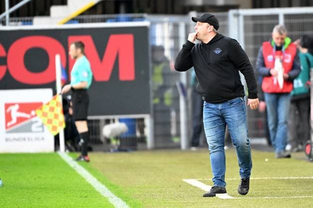 Paderborn, Home Deluxe Arena, 05 04 24, GER, Herren, 2 Bundesliga, Saison 2023 2024, SC Paderborn 07 Hertha BSC Berlin Bild Trainer Lukas KWASNIOK Paderborn Only for editorial use DFL regulations prohibit any use of photographs as image sequences and or quasi video NRW Germany