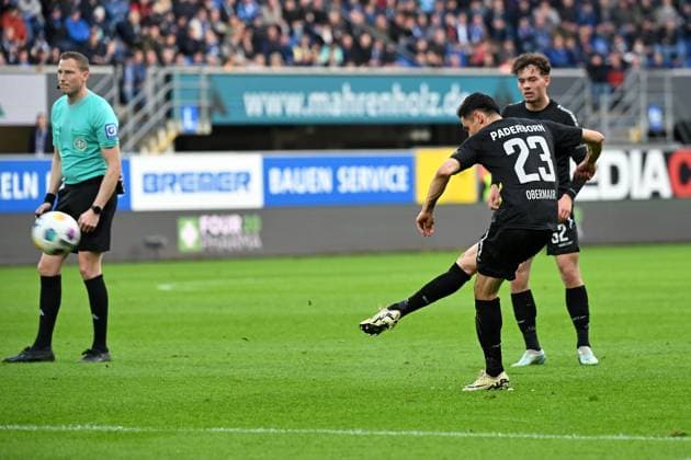 Paderborn, Home Deluxe Arena, 05 04 24, GER, Herren, 2 Bundesliga, Saison 2023 2024, SC Paderborn 07 Hertha BSC Berlin Bild Raphael OBERMAIR Paderborn macht das Tor zum 1 0 Only for editorial use DFL regulations prohibit any use of photographs as image sequences and or quasi video NRW Germany