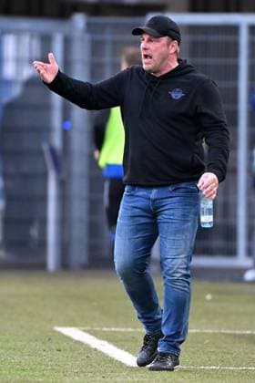 Paderborn, Home Deluxe Arena, 05 04 24, GER, Herren, 2 Bundesliga, Saison 2023 2024, SC Paderborn 07 Hertha BSC Berlin Bild Trainer Lukas KWASNIOK Paderborn Only for editorial use DFL regulations prohibit any use of photographs as image sequences and or quasi video NRW Germany