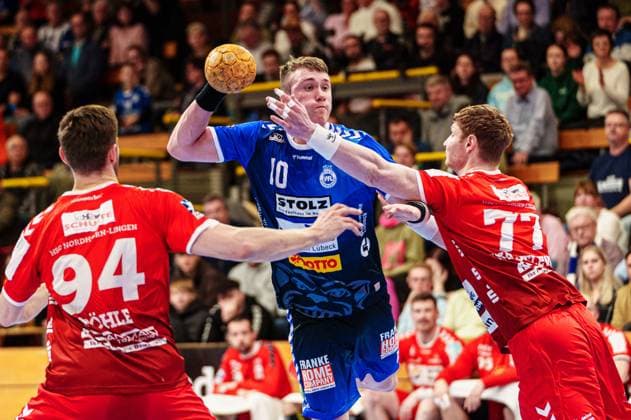 Georg Poehle HSG Nordhorn Lingen, 94 , Ole Hagedorn VfL Luebeck Schwartau, 10 , Johannes Wasielewski HSG Nordhorn Lingen, 77 GER, VfL Luebeck Schwartau vs HSG Nordhorn Lingen, Handball, 2 Bundesliga, Matchday 27, Season 2023 2024, 05 04 2024 GER, VfL Luebeck Schwartau vs HSG Nordhorn Lingen, Handball, 2 Bundesliga, Matchday 27, Season 2023 2024, 05 04 2024 Luebeck Copyright: xEibner-Pressefoto MarcelxvonxFehrnx EP_MFN