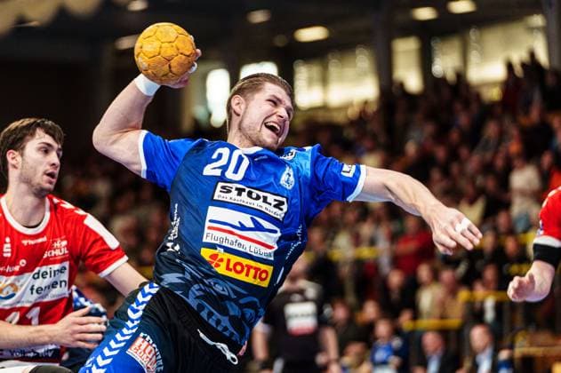 Throw Goal Leon Ciudad Benitez VfL Luebeck Schwartau, 20 GER, VfL Luebeck Schwartau vs HSG Nordhorn Lingen, Handball, 2 Bundesliga, Matchday 27, Season 2023 2024, 05 04 2024 GER, VfL Luebeck Schwartau vs HSG Nordhorn Lingen, Handball, 2 Bundesliga, Matchday 27, Season 2023 2024, 05 04 2024 Luebeck Copyright: xEibner-Pressefoto MarcelxvonxFehrnx EP_MFN