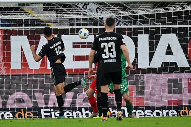 Paderborn, Home Deluxe Arena, 05 04 24, GER, Herren, 2 Bundesliga, Saison 2023 2024, SC Paderborn 07 Hertha BSC Berlin Bild Visar MUSLIU Paderborn macht das Tor zum 2 1 Only for editorial use DFL regulations prohibit any use of photographs as image sequences and or quasi video NRW Germany
