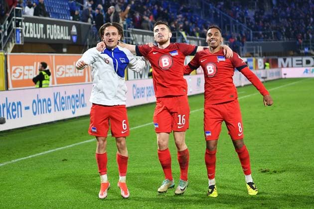 Paderborn, Home Deluxe Arena, 05 04 24, GER, Herren, 2 Bundesliga, Saison 2023 2024, SC Paderborn 07 Hertha BSC Berlin Bild Schlussjubel, Emotion, Freude Hertha BSC f li Michal KARBOWNIK Hertha BSC , Jonjoe KENNY Hertha BSC und Bilal HUSSEIN Hertha BSC Only for editorial use DFL regulations prohibit any use of photographs as image sequences and or quasi video NRW Deutschland