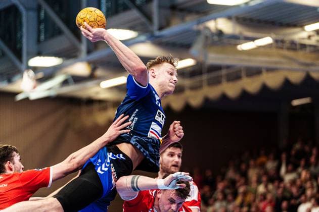 Throw Goal Niko Blaauw VfL Luebeck Schwartau, 17 GER, VfL Luebeck Schwartau vs HSG Nordhorn Lingen, Handball, 2 Bundesliga, Matchday 27, Season 2023 2024, 05 04 2024 GER, VfL Luebeck Schwartau vs HSG Nordhorn Lingen, Handball, 2 Bundesliga, Matchday 27, Season 2023 2024, 05 04 2024 Luebeck Copyright: xEibner-Pressefoto MarcelxvonxFehrnx EP_MFN