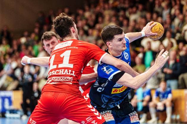 Tarek Marschall HSG Nordhorn Lingen, 11 , Janik Schrader VfL Luebeck Schwartau, 23 GER, VfL Luebeck Schwartau vs HSG Nordhorn Lingen, Handball, 2 Bundesliga, Matchday 27, Season 2023 2024, 05 04 2024 GER, VfL Luebeck Schwartau vs HSG Nordhorn Lingen, Handball, 2 Bundesliga, Matchday 27, Season 2023 2024, 05 04 2024 Luebeck Copyright: xEibner-Pressefoto MarcelxvonxFehrnx EP_MFN
