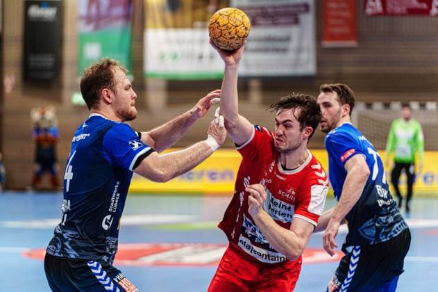 Paul Skorupa VfL Luebeck Schwartau, 14 , Jakub Stryc HSG Nordhorn Lingen, 17 GER, VfL Luebeck Schwartau vs HSG Nordhorn Lingen, Handball, 2 Bundesliga, Matchday 27, Season 2023 2024, 05 04 2024 GER, VfL Luebeck Schwartau vs HSG Nordhorn Lingen, Handball, 2 Bundesliga, Matchday 27, Season 2023 2024, 05 04 2024 Luebeck Copyright: xEibner-Pressefoto MarcelxvonxFehrnx EP_MFN