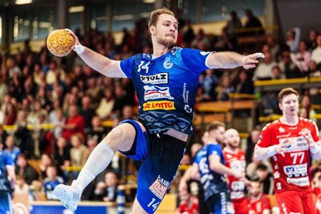 Throw Goal Paul Skorupa VfL Luebeck Schwartau, 14 GER, VfL Luebeck Schwartau vs HSG Nordhorn Lingen, Handball, 2 Bundesliga, Matchday 27, Season 2023 2024, 05 04 2024 GER, VfL Luebeck Schwartau vs HSG Nordhorn Lingen, Handball, 2 Bundesliga, Matchday 27, Season 2023 2024, 05 04 2024 Luebeck Copyright: xEibner-Pressefoto MarcelxvonxFehrnx EP_MFN