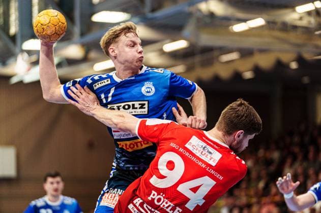 Niko Blaauw VfL Luebeck Schwartau, 17 , Georg Poehle HSG Nordhorn Lingen, 94 GER, VfL Luebeck Schwartau vs HSG Nordhorn Lingen, Handball, 2 Bundesliga, Matchday 27, Season 2023 2024, 05 04 2024 GER, VfL Luebeck Schwartau vs HSG Nordhorn Lingen, Handball, 2 Bundesliga, Matchday 27, Season 2023 2024, 05 04 2024 Luebeck Copyright: xEibner-Pressefoto MarcelxvonxFehrnx EP_MFN