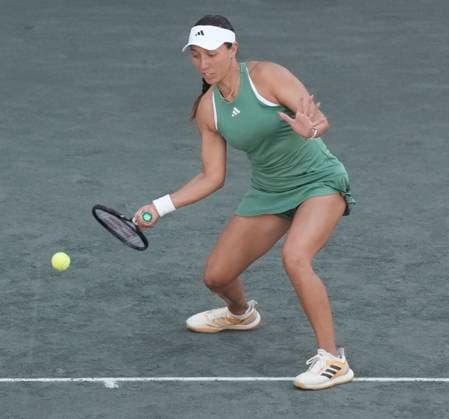 TENNIS 2024: Credit One Charleston Open APRIL 05 April 5, 2024: Jessica Pegula (USA) defeated Victoria Azarenka (BLR) at the Credit One Charleston Open being played at Family Circle Tennis Center in Charleston, South Carolina USA Ã‚ÂLeslie Billman Tennisclix Cal Media (Credit Image: Â Leslie Billman Cal Sport Media) Charleston South Carolina USA EDITORIAL USE ONLY Copyright: xx ZUMA-20240405_zma_c04_012.jpg LesliexBillmanx csmphotothree248117
