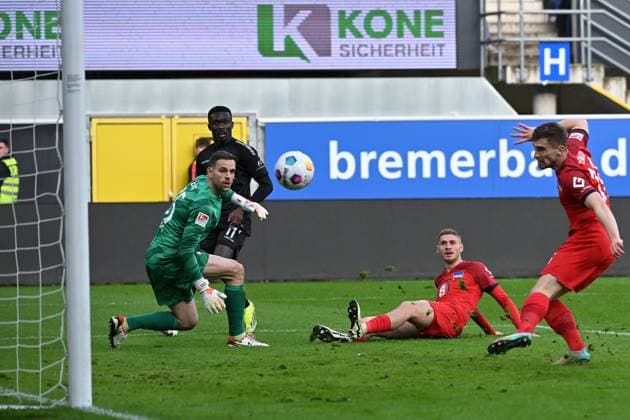 Paderborn, Home Deluxe Arena, 05 04 24, GER, Herren, 2 Bundesliga, Saison 2023 2024, SC Paderborn 07 Hertha BSC Berlin Bild Only for editorial use DFL regulations prohibit any use of photographs as image sequences and or quasi video NRW Deutschland