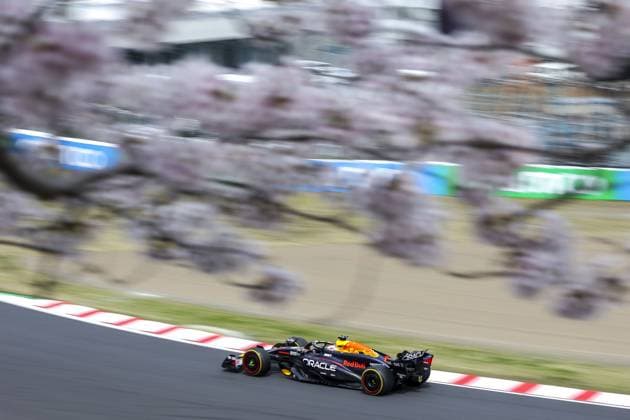01 VERSTAPPEN Max (nld), Red Bull Racing RB20, action during the Formula 1 MSC Cruises Japanese Grand Prix 2024, 4th round of the 2024 Formula One World Championship, WM, Weltmeisterschaft from April 5 to 7, 2024 on the Suzuka International Racing Course, in Suzuka, Japan - F1 - JAPANESE GRAND PRIX 2024 DPPI Panoramic  240406_R04_GIAPPONE_AV6_7284