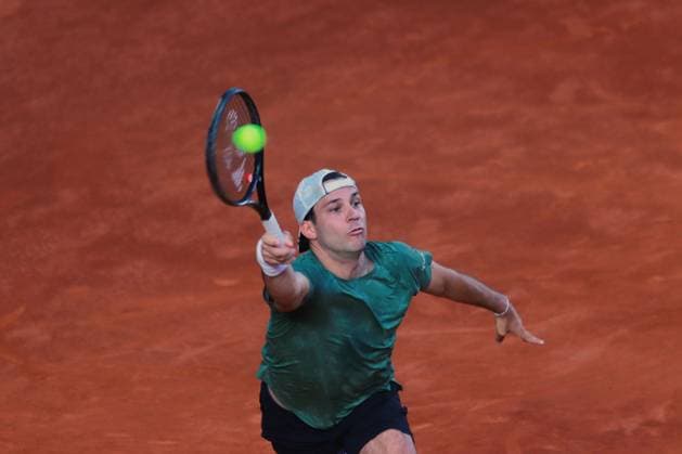 April 5, 2024, Mexico City, Ciudad de Mexico, Mexico: April 5, 2024, Mexico City, Mexico: Alexis Galarneau of Canada returns a shot to Beibit Zhukayev of Kazakhstan during Mexico City Open quarter finals match at Deportivo Chapultepec. Alexis Galarneau defeated Beibit Zhukayev 2 sets to 0. on April 5, 2024 in Mexico City, Mexico. Mexico City Mexico - ZUMAe321 20240405_zsa_e321_014 Copyright: xCarlosxSantiago xEyepixxGroupx