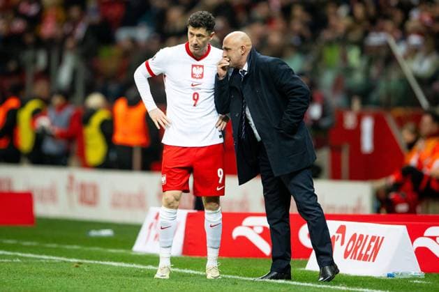 21.03.2024 WARSZAWA, STADION PGE NARODOWY IMIENIEM KAZMIERZA GORSKIEGO PILKA NOZNA (FOOTBALL) ELIMINACJE MISTRZOSTW EUROPY UEFA EURO, EM, Europameisterschaft,Fussball 2024 POLFINAL BARAZY ( UEFA EURO 2024 QUALIFICATION PLAY OFF SEMI FINAL ) MECZ ( GAME ) POLSKA - ESTONIA ( POLAND - ESTONIA ) NZ Robert Lewandowski Michal Probierz FOTO MATEUSZ SLODKOWSKI CYFRASPORT NEWSPIX.PL --- Newspix.pl  20240321_CS_MS_066