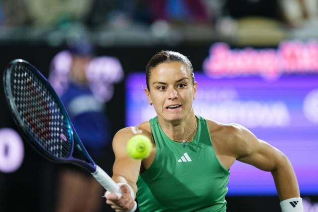 April 5, 2024, Charleston, South Carolina, USA: (3) MARIA SAKKARI of Greece hits the ball during her quarter finals match against (9) VERONIKA KUDERMETOVA at the WTA, Tennis Damen 500 Series Credit One Charleston Open Charleston USA - ZUMAv134 20240405_zsp_v134_078 Copyright: xMaxwellxVittoriox