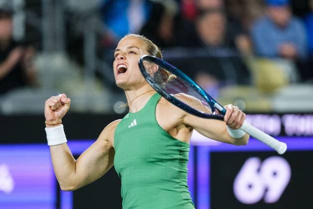April 5, 2024, Charleston, South Carolina, USA: (3) MARIA SAKKARI of Greece celebrates after beating (9) VERONIKA KUDERMETOVA in the quarter finals match of the 2024 WTA, Tennis Damen 500 Credit One Charleston Open Charleston USA - ZUMAv134 20240405_zsp_v134_079 Copyright: xMaxwellxVittoriox