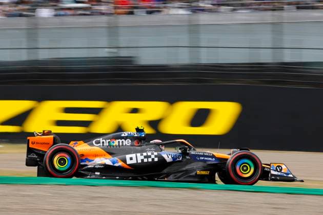 04 NORRIS Lando (gbr), McLaren F1 Team MCL38, action during the Formula 1 MSC Cruises Japanese Grand Prix 2024, 4th round of the 2024 Formula One World Championship, WM, Weltmeisterschaft from April 5 to 7, 2024 on the Suzuka International Racing Course, in Suzuka, Japan - F1 - JAPANESE GRAND PRIX 2024 DPPI Panoramic  240406_R04_GIAPPONE__LF34749