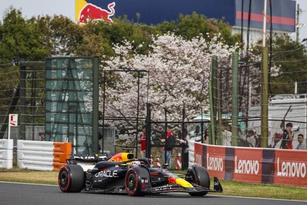 01 VERSTAPPEN Max (nld), Red Bull Racing RB20, action during the Formula 1 MSC Cruises Japanese Grand Prix 2024, 4th round of the 2024 Formula One World Championship, WM, Weltmeisterschaft from April 5 to 7, 2024 on the Suzuka International Racing Course, in Suzuka, Japan - F1 - JAPANESE GRAND PRIX 2024 DPPI Panoramic  240406_R04_GIAPPONE_FG_12748