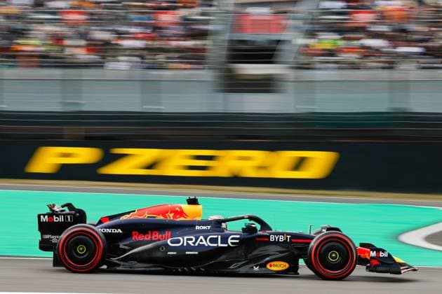 01 VERSTAPPEN Max (nld), Red Bull Racing RB20, action during the Formula 1 MSC Cruises Japanese Grand Prix 2024, 4th round of the 2024 Formula One World Championship, WM, Weltmeisterschaft from April 5 to 7, 2024 on the Suzuka International Racing Course, in Suzuka, Japan - F1 - JAPANESE GRAND PRIX 2024 DPPI Panoramic  240406_R04_GIAPPONE__LF34970