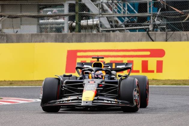 01 VERSTAPPEN Max (nld), Red Bull Racing RB20, action during the Formula 1 MSC Cruises Japanese Grand Prix 2024, 4th round of the 2024 Formula One World Championship, WM, Weltmeisterschaft from April 5 to 7, 2024 on the Suzuka International Racing Course, in Suzuka, Japan - F1 - JAPANESE GRAND PRIX 2024 DPPI Panoramic  240406_R04_GIAPPONE__LF35006
