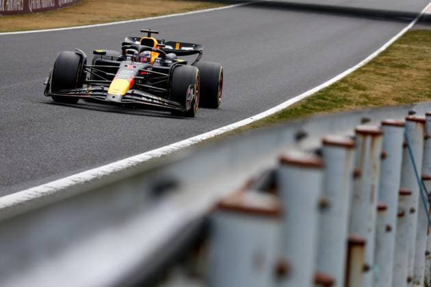 01 VERSTAPPEN Max (nld), Red Bull Racing RB20, action during the Formula 1 MSC Cruises Japanese Grand Prix 2024, 4th round of the 2024 Formula One World Championship, WM, Weltmeisterschaft from April 5 to 7, 2024 on the Suzuka International Racing Course, in Suzuka, Japan - F1 - JAPANESE GRAND PRIX 2024 DPPI Panoramic  F12024GP04JAP_JK320586