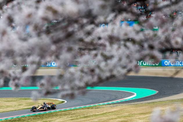81 PIASTRI Oscar (aus), McLaren F1 Team MCL38, action during the Formula 1 MSC Cruises Japanese Grand Prix 2024, 4th round of the 2024 Formula One World Championship, WM, Weltmeisterschaft from April 5 to 7, 2024 on the Suzuka International Racing Course, in Suzuka, Japan - F1 - JAPANESE GRAND PRIX 2024 DPPI Panoramic  F12024GP04JAP_JK323384