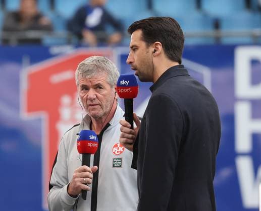 Head Coach Friedhelm Funkel 1 FC Kaiserslautern , Jonas Boldt HSV Fussball, Herren, Saison 2023 2024, 2 BL, Volksparkstadion, Hamburger SV vs 1 FC Kaiserslautern DFL REGULATIONS PROHIBIT ANY USE OF PHOTOGRAPHS AS IMAGE SEQUENCES AND OR QUASI VIDEO